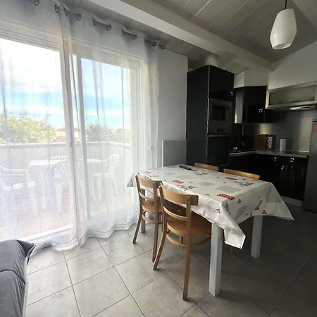 Mezzanine Climatise Pour 5 Avec Parking, A 800m De La - Fr-1-607-238 Apartment Agde