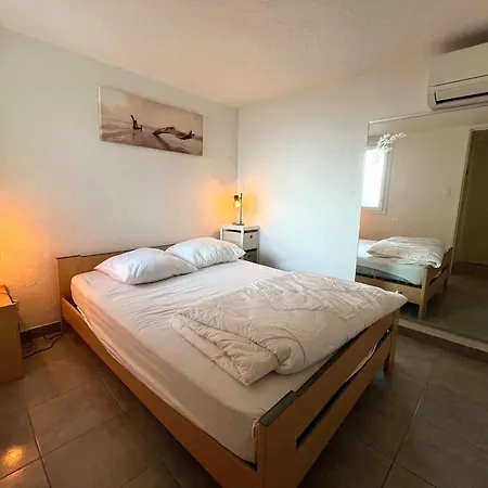 Mezzanine Climatise Pour 5 Avec Parking, A 800m De La - Fr-1-607-238 * Agde