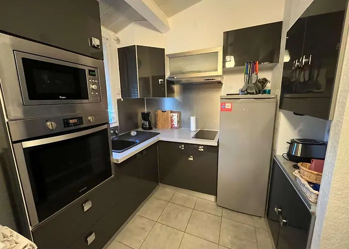 Mezzanine Climatise Pour 5 Avec Parking, A 800m De La - Fr-1-607-238 *