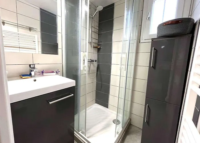 Mezzanine Climatise Pour 5 Avec Parking, A 800m De La - Fr-1-607-238 Apartment *