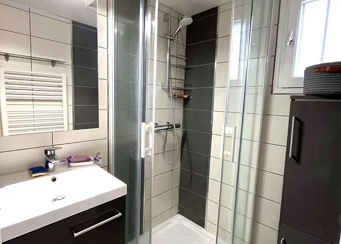 Mezzanine Climatise Pour 5 Avec Parking, A 800m De La - Fr-1-607-238 * Agde